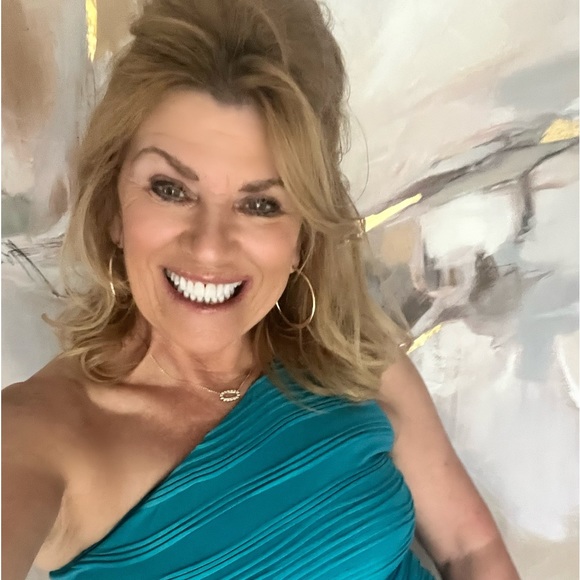 Meet your Posher, Lisa - Picture 4 of 17